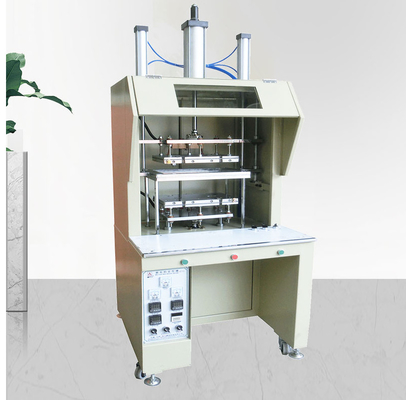 Máquina de moldear de la espuma de la cubierta automática del sujetador para las hombreras de la ropa interior
