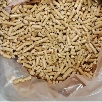 El combustible 100% de madera de la biomasa del serrín pastilla los bolsos 15kg encima la pureza del 85%