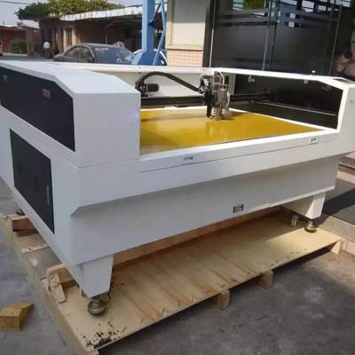 Pegado inconsútil del desarrollo de productos de la cortadora del laser de la ropa de la ropa interior