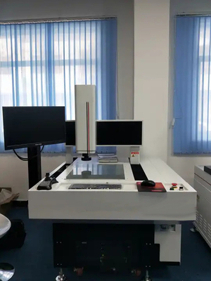 El microordenador controló la máquina video de la medida 3D usada para el laboratorio
