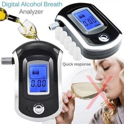 El LCD exhibe el alcoholímetro rápido de la respiración del análisis con la boquilla
